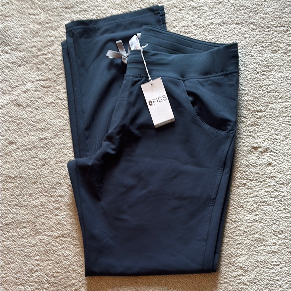 Figs Women’s Kade Cargo Scrub Pants
